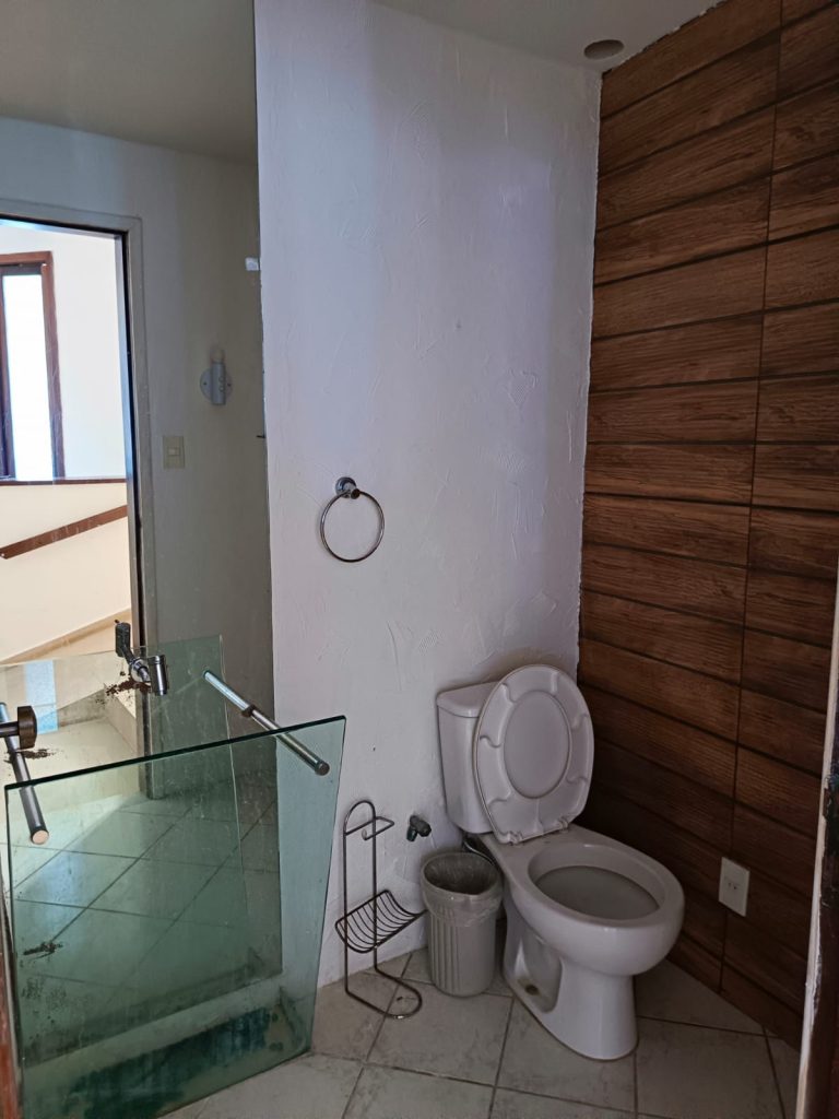 CASA À VENDA, COM 3 PAVIMENTOS | PARA MORADIA, CLÍNICA, ESCRITÓRIO, CRECHE, ETC… | OPORTUNIDADES INCRÍVEIS QUE ESSE IMÓVEL OFERECE! (Pernambués) CASA À VENDA, COM 3 PAVIMENTOS | PARA MORADIA, CLÍNICA, ESCRITÓRIO, CRECHE, ETC… | OPORTUNIDADES INCRÍVEIS QUE ESSE IMÓVEL OFERECE! (Pernambués)