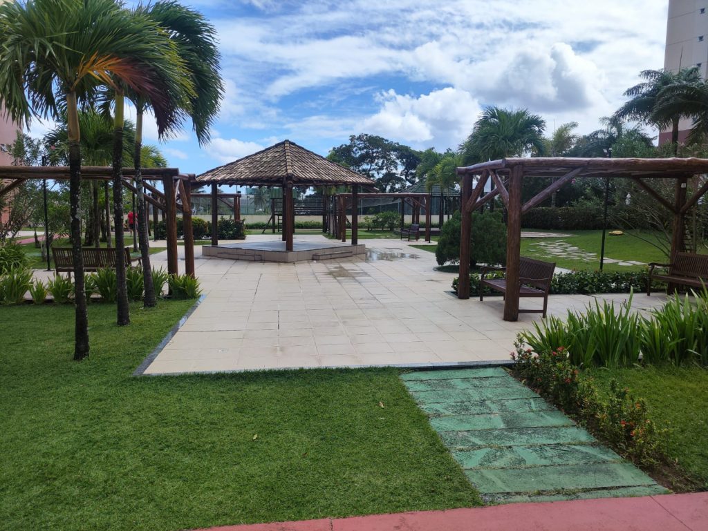 APARTAMENTO À VENDA | NASCENTE | COM VARANDA – CONDOMÍNIO MÁXIMO | 2/4 COM SUÍTE | 55m² | 2 Vagas – No Cabula APARTAMENTO À VENDA | NASCENTE | COM VARANDA – CONDOMÍNIO MÁXIMO | 2/4 COM SUÍTE | 55m² | 2 Vagas – No Cabula