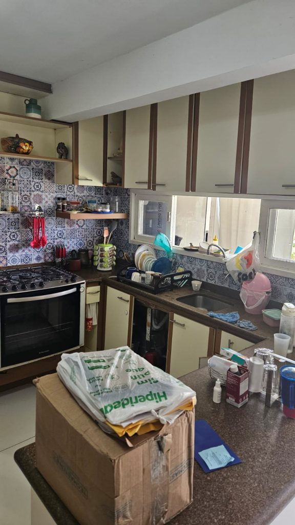 CASA À VENDA I 8 QUARTOS I 6 SUÍTES I PISCINA I Condomínio Águas do Jaguaribe – Em Piatã