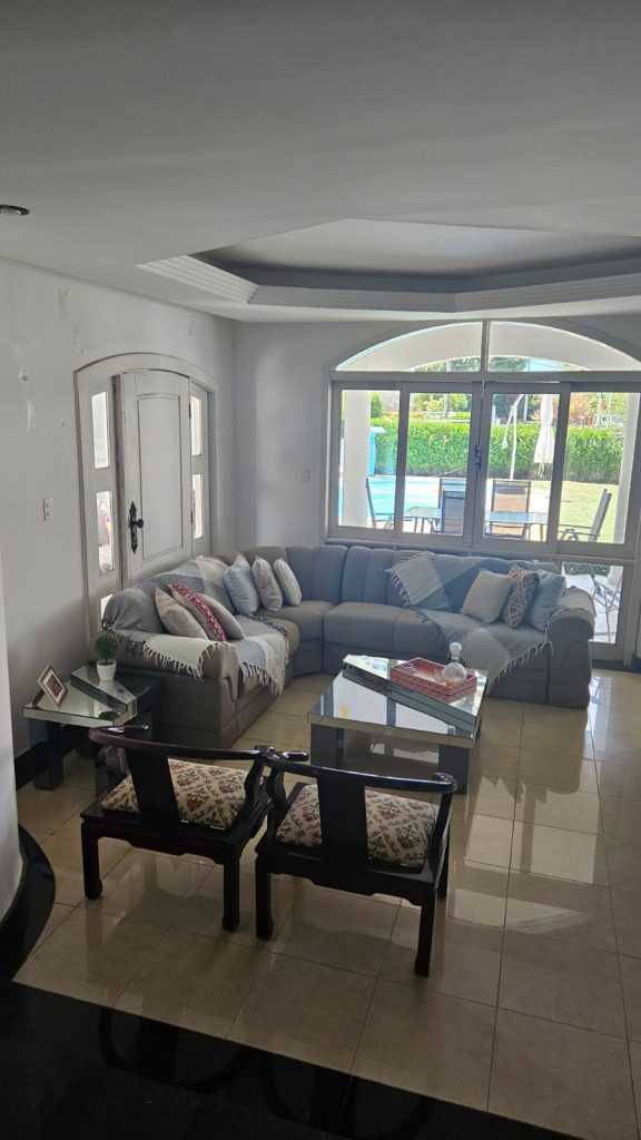 CASA À VENDA I 8 QUARTOS I 6 SUÍTES I PISCINA I Condomínio Águas do Jaguaribe – Em Piatã