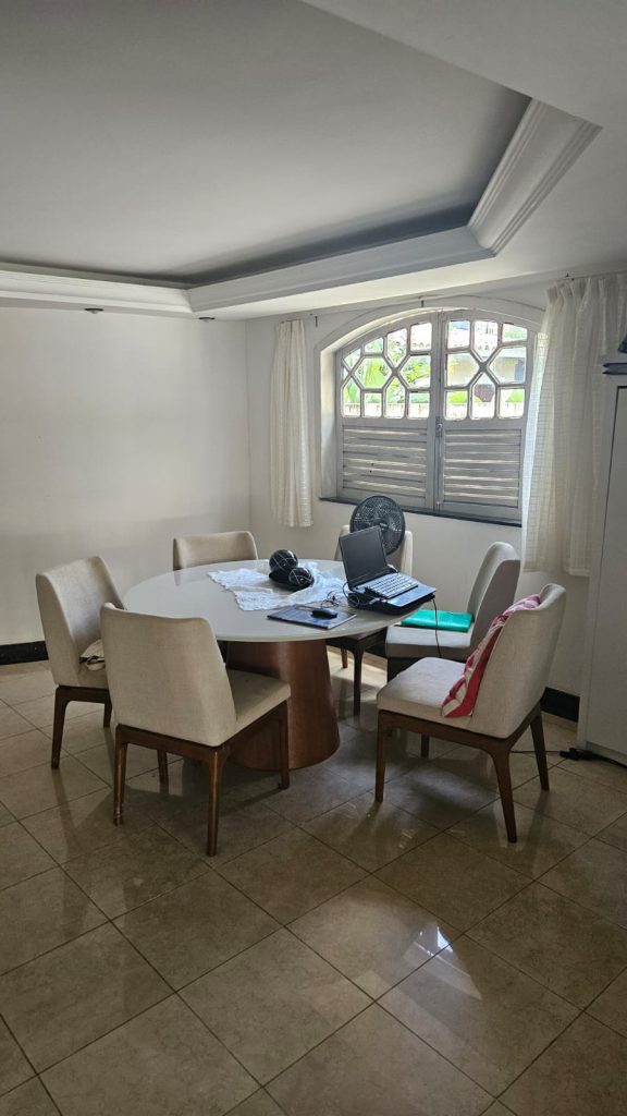 CASA À VENDA I 8 QUARTOS I 6 SUÍTES I PISCINA I Condomínio Águas do Jaguaribe – Em Piatã