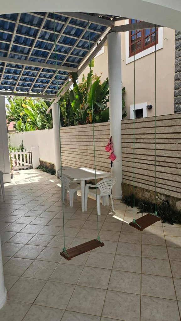 CASA À VENDA I 8 QUARTOS I 6 SUÍTES I PISCINA I Condomínio Águas do Jaguaribe – Em Piatã