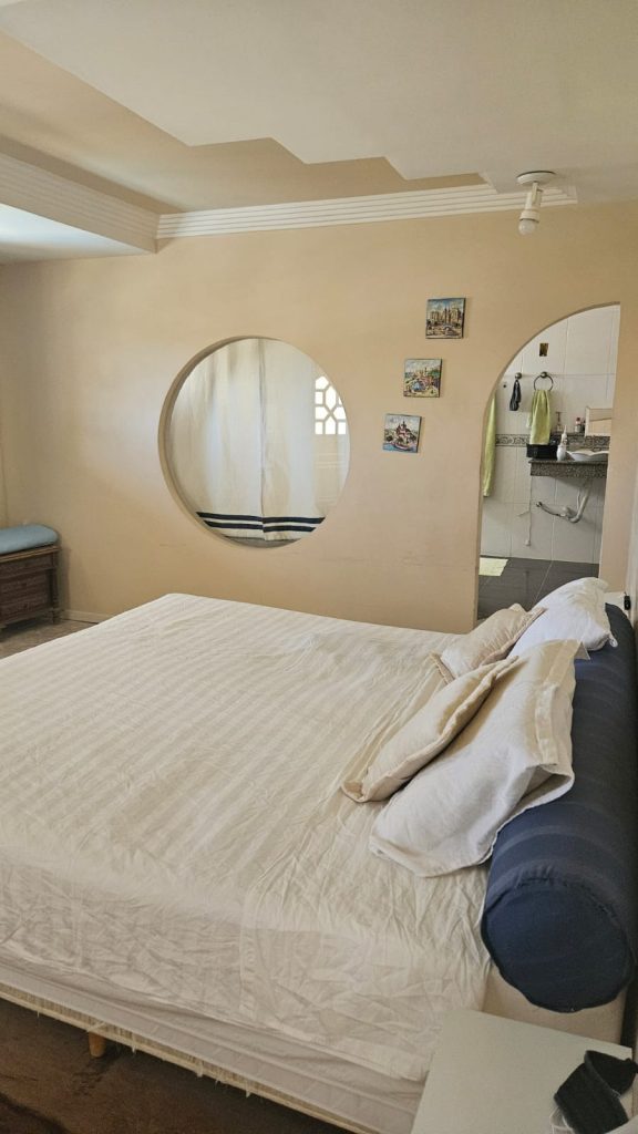 CASA À VENDA I 8 QUARTOS I 6 SUÍTES I PISCINA I Condomínio Águas do Jaguaribe – Em Piatã