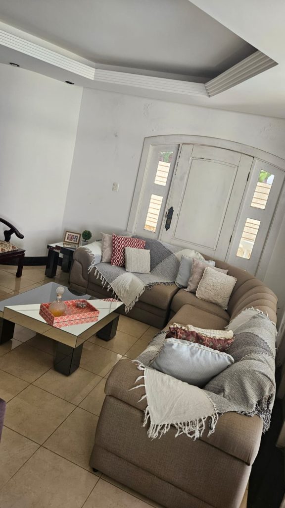 CASA À VENDA I 8 QUARTOS I 6 SUÍTES I PISCINA I Condomínio Águas do Jaguaribe – Em Piatã