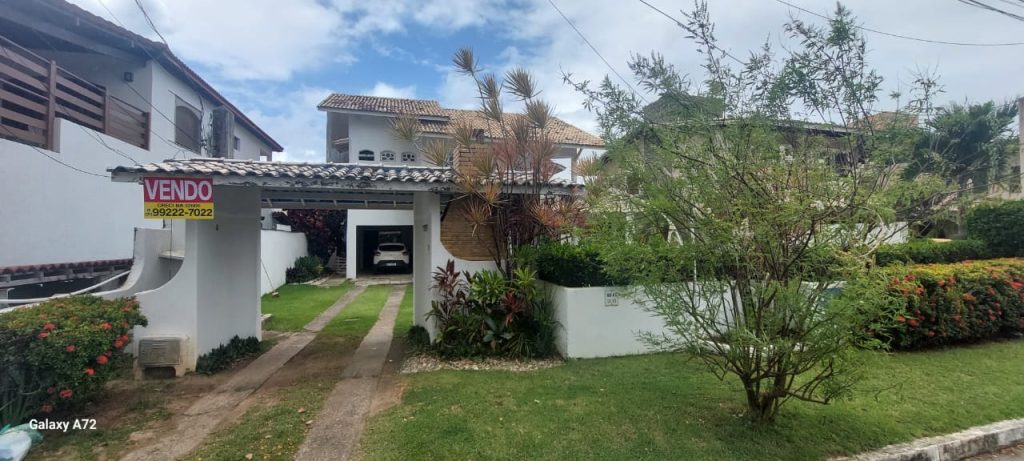 CASA À VENDA I 8 QUARTOS I 6 SUÍTES I PISCINA I Condomínio Águas do Jaguaribe – Em Piatã