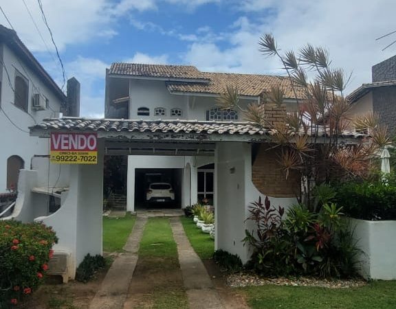 CASA Á VENDA (Condomínio Águas do Jaguaribe) I 8 Quartos, 6 Suítes, Piscina e Ampla Área – Em Piatã