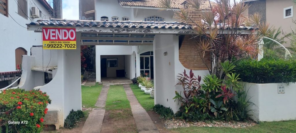 CASA À VENDA I 8 QUARTOS I 6 SUÍTES I PISCINA I Condomínio Águas do Jaguaribe – Em Piatã