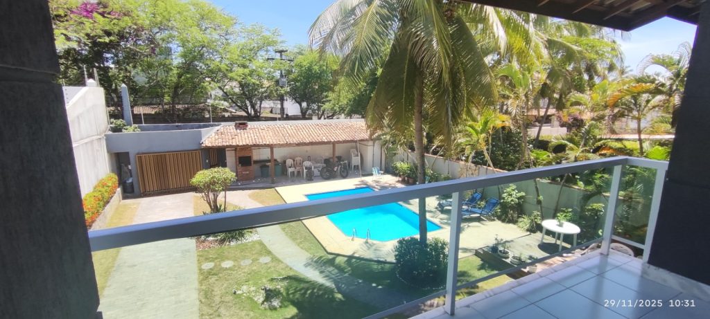 CASA COM 5 QUARTOS E 5 SUÍTES À VENDA I 360 m² DE ÁREA CONSTRUÍDA I Em Itapuã