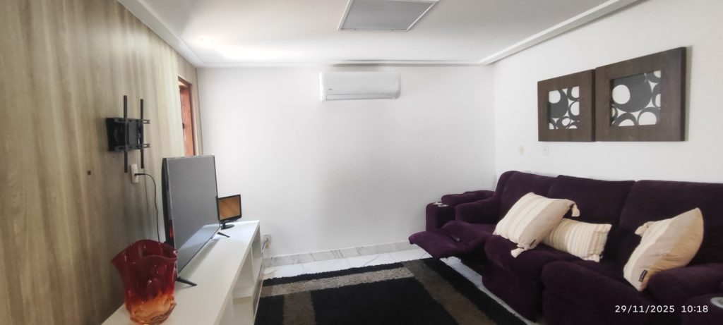 CASA COM 5 QUARTOS E 5 SUÍTES À VENDA I 360 m² DE ÁREA CONSTRUÍDA I Em Itapuã