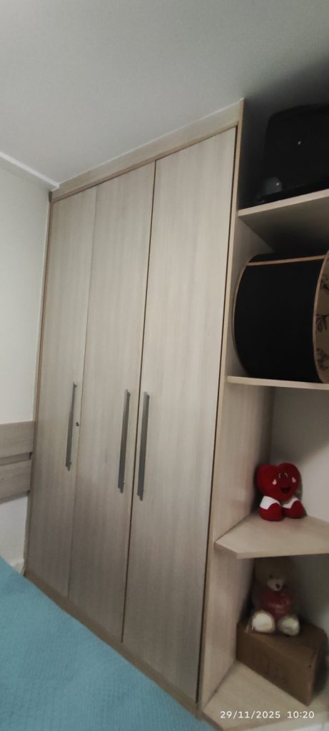 CASA COM 5 QUARTOS E 5 SUÍTES À VENDA I 360 m² DE ÁREA CONSTRUÍDA I Em Itapuã