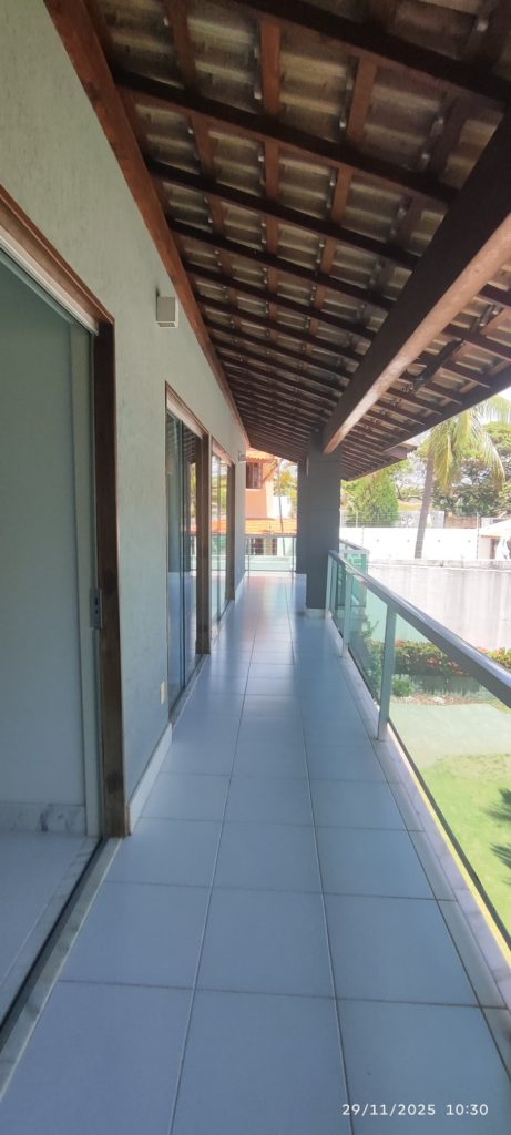 CASA COM 5 QUARTOS E 5 SUÍTES À VENDA I 360 m² DE ÁREA CONSTRUÍDA I Em Itapuã