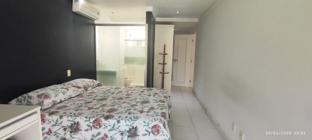 CASA COM 5 QUARTOS E 5 SUÍTES À VENDA I 360 m² DE ÁREA CONSTRUÍDA I Em Itapuã