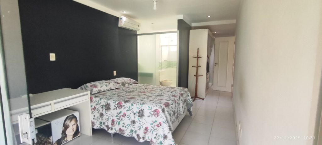 CASA COM 5 QUARTOS E 5 SUÍTES À VENDA I 360 m² DE ÁREA CONSTRUÍDA I Em Itapuã