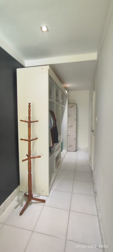 CASA COM 5 QUARTOS E 5 SUÍTES À VENDA I 360 m² DE ÁREA CONSTRUÍDA I Em Itapuã