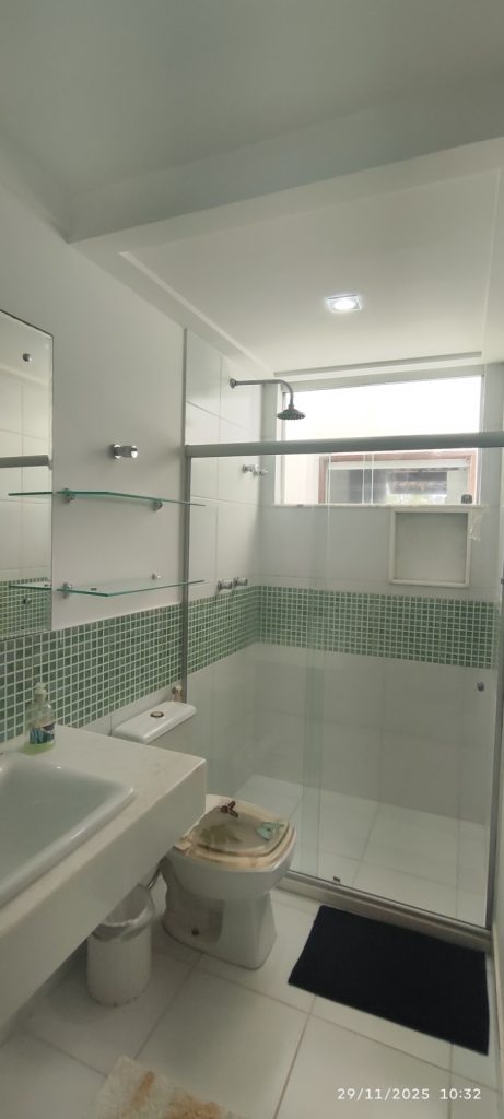 CASA COM 5 QUARTOS E 5 SUÍTES À VENDA I 360 m² DE ÁREA CONSTRUÍDA I Em Itapuã