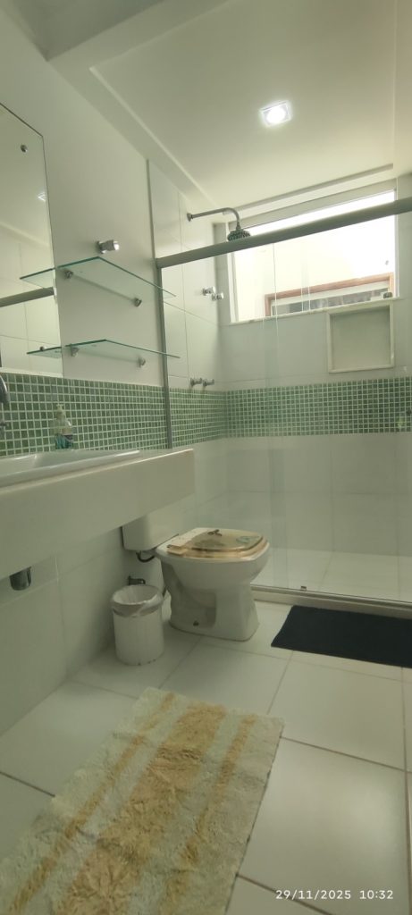 CASA COM 5 QUARTOS E 5 SUÍTES À VENDA I 360 m² DE ÁREA CONSTRUÍDA I Em Itapuã