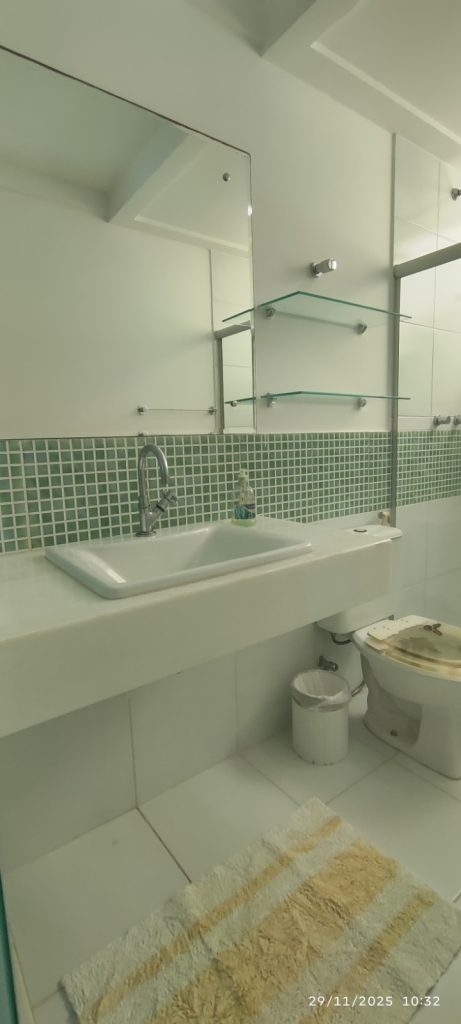 CASA COM 5 QUARTOS E 5 SUÍTES À VENDA I 360 m² DE ÁREA CONSTRUÍDA I Em Itapuã