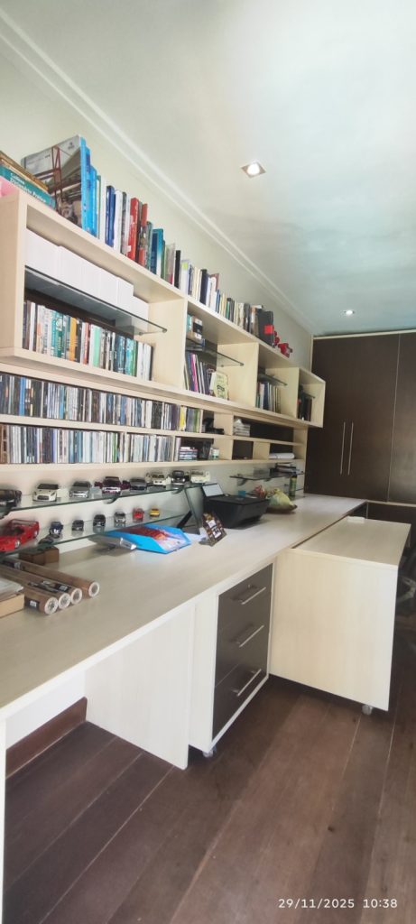 CASA COM 5 QUARTOS E 5 SUÍTES À VENDA I 360 m² DE ÁREA CONSTRUÍDA I Em Itapuã